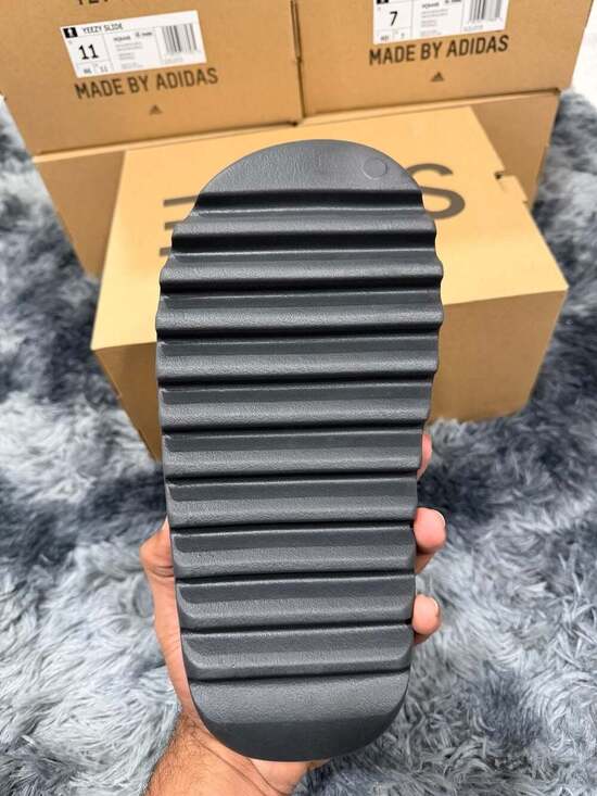 Adidas Yeezy Slide Onyx Size 8 HQ6448 main image 4